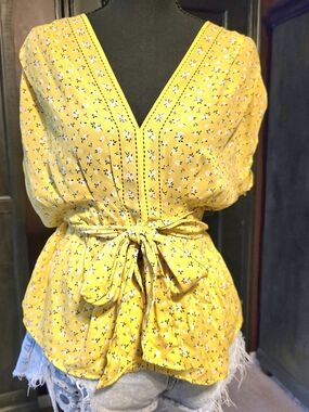 Max Studio Yellow Floral Tie Waist Blouse Small Cottagecore Boho Peplum Top